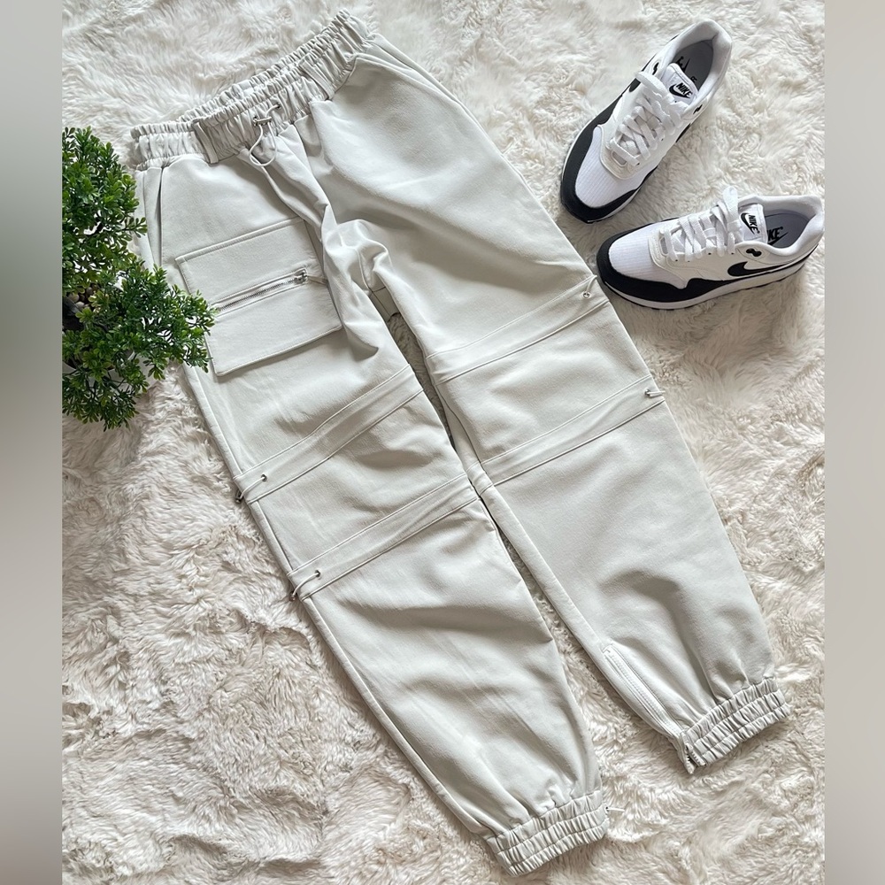Lychee The Label Cargo Jogger Pants – Women’s Size M – White